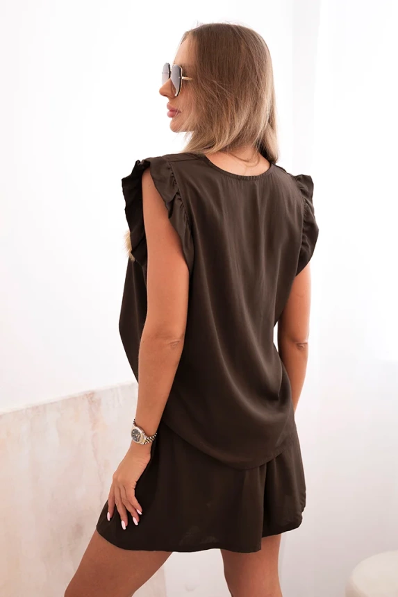 Women's set made of viscose, ruffled blouse and shorts brown