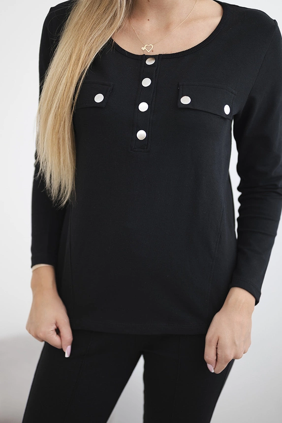 Set with a neckline with press studs black