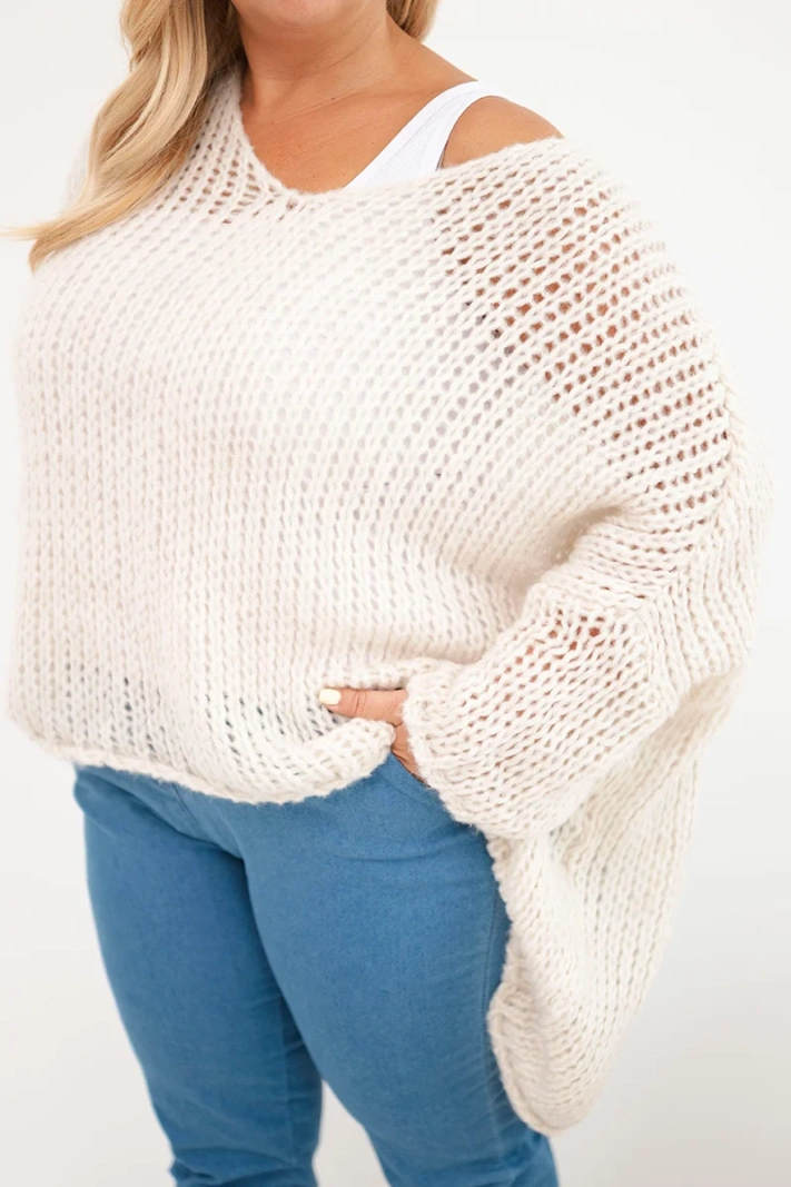 Women's oversized openwork sweater with V-neck and longer back beige