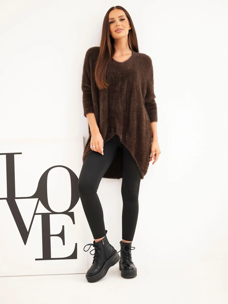 Sweter damski Plus Size z dekoltem V brązowy