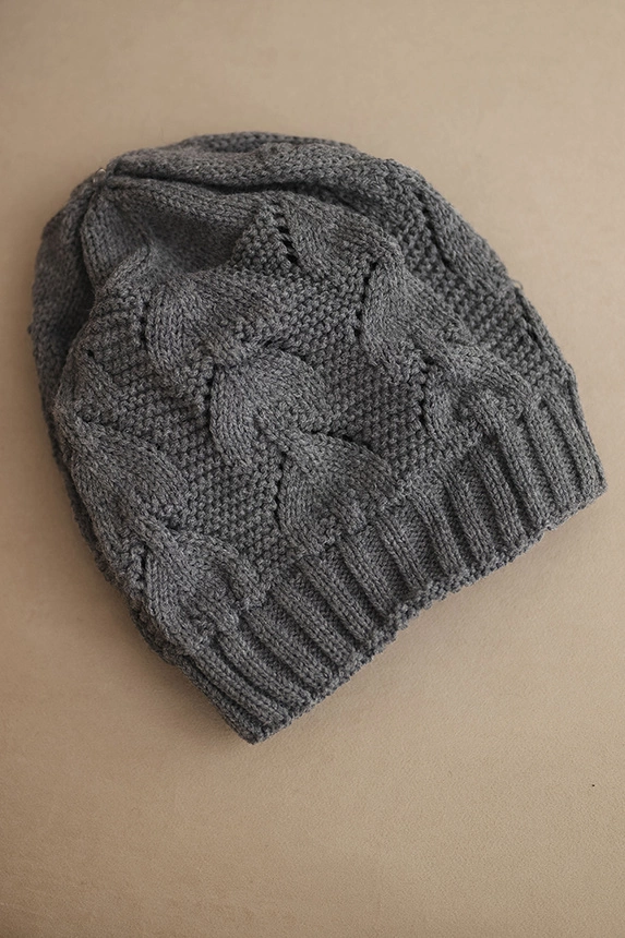 Women's winter hat with wool in a structural weave K432 graphite