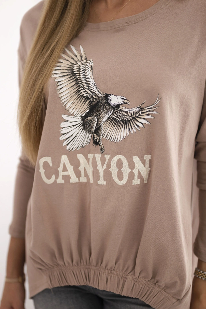 Damenbluse mit Adler und Canyon Schriftzug Kamel