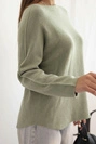 Dámsky sveter z viskózy s dlhým rukávom a okrúhlym výstrihom svetlý khaki
