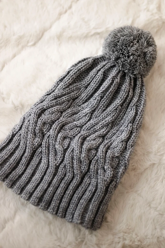 Čapica s fleece Paulina K227 sivá