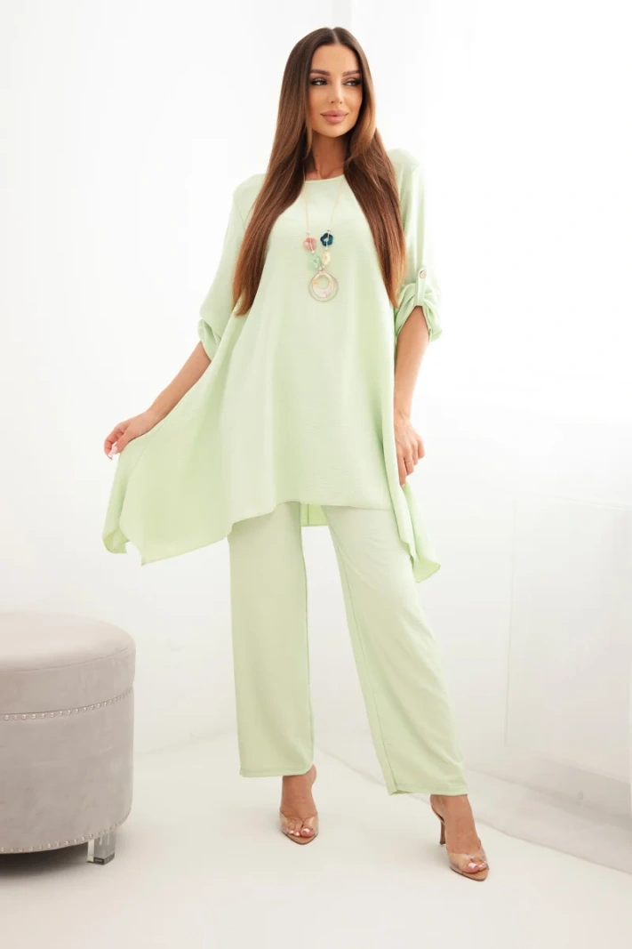Blouse and trousers set with a pendant apple green