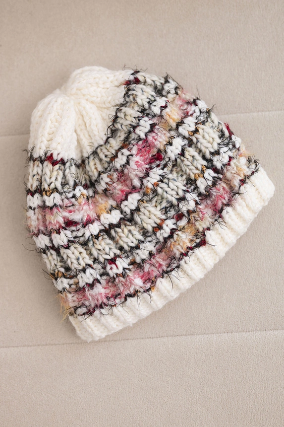 Women's wool winter hat with decorative crystals K399 black