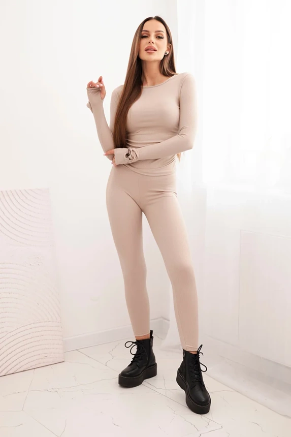 Damenanzug aus geripptem Viskose mit langen Ärmeln und Leggings beige
