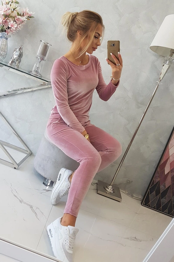 Velor set with ruffles at the back dark powdered pink