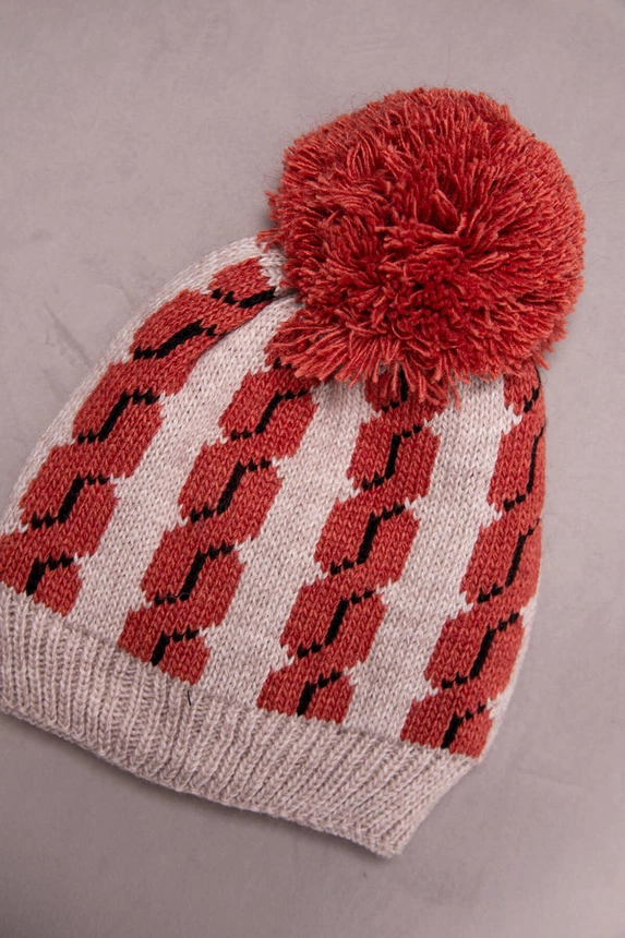 Cap with a pompom Rozalia K323 red+beige