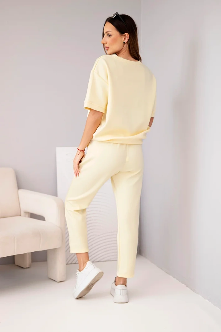 Damen Set aus Viskose mit kurzen Ärmeln und Hosen mit umgeschlagenem Bein gelb
