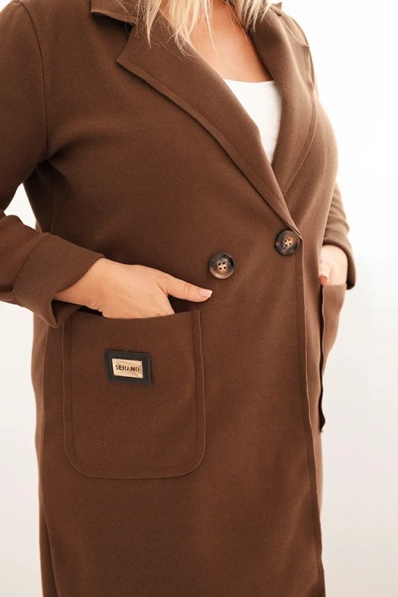 Dámsky elegantný kabát Plus Size s golierom a veľkými vreckami čokoládový