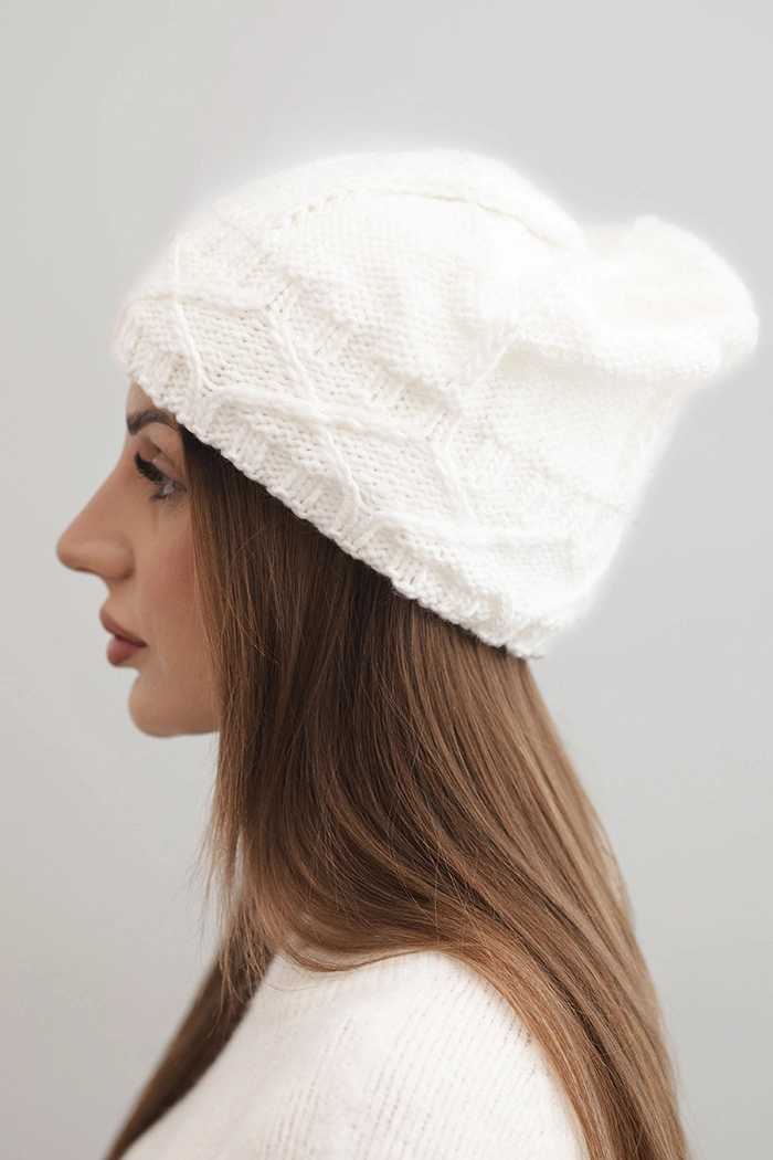 Women's winter hat with thick cable knit wool K481 white