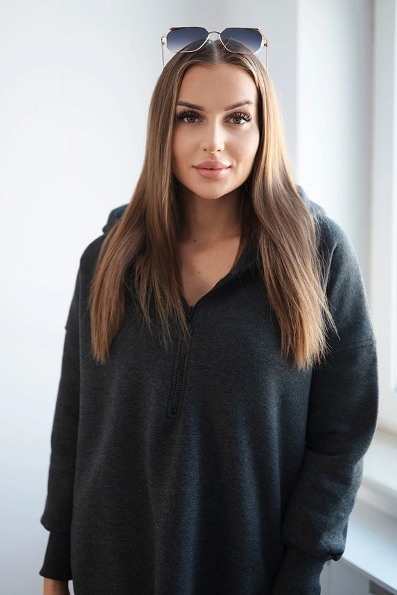 Insulated sweatshirt with slits on the sides graphite