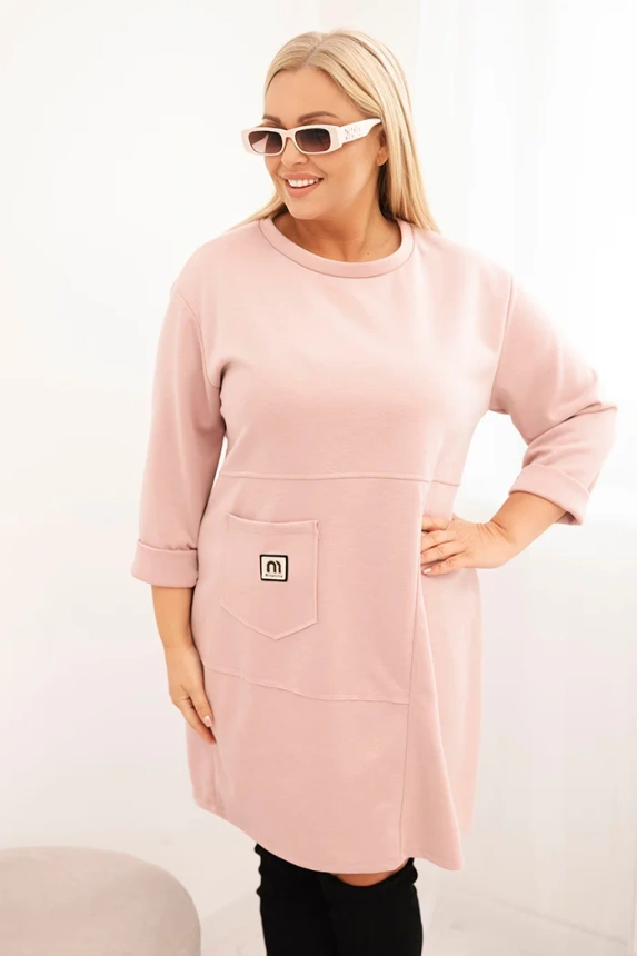 Sukienka damska Plus Size masełko z kieszenią i rękawem 3/4 pudrowy róż
