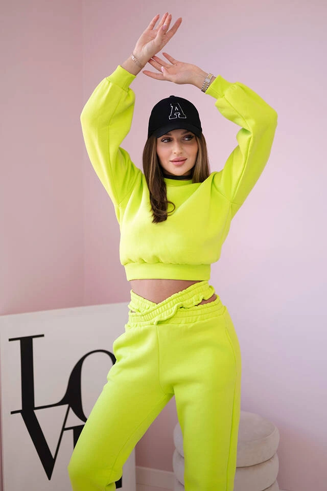 Insulated set with a short sweatshirt pistachio