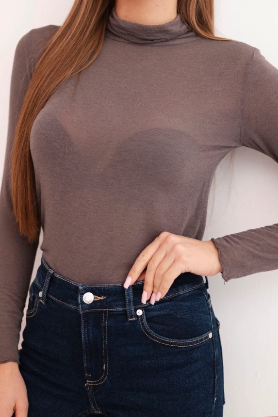 Damenpullover aus Kaschmir mit Rollkragen und langen Ärmeln mocca