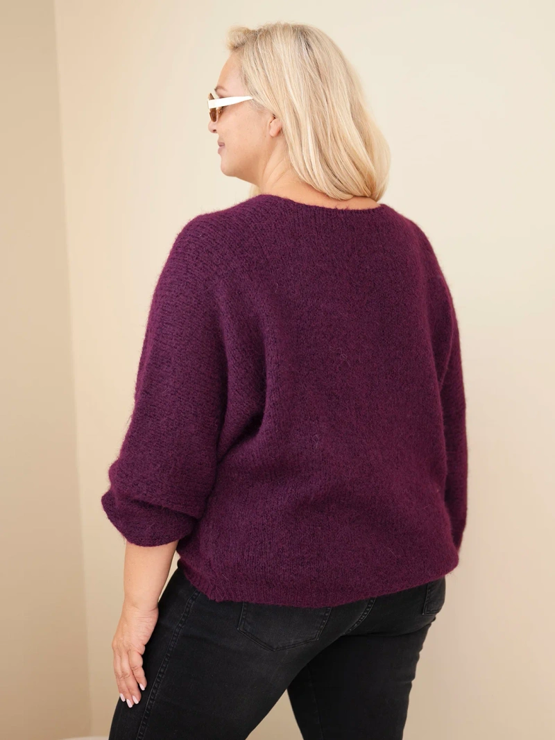Moteriškas megztinis Plus Size su V formos iškirpte ir plačiu rankogaliu tamsiai violetinė