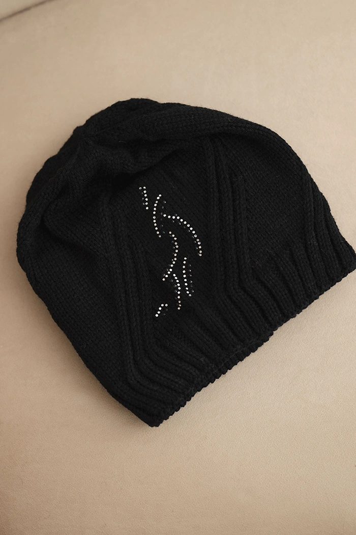 Women's winter hat with wool in a loose fit K442 black
