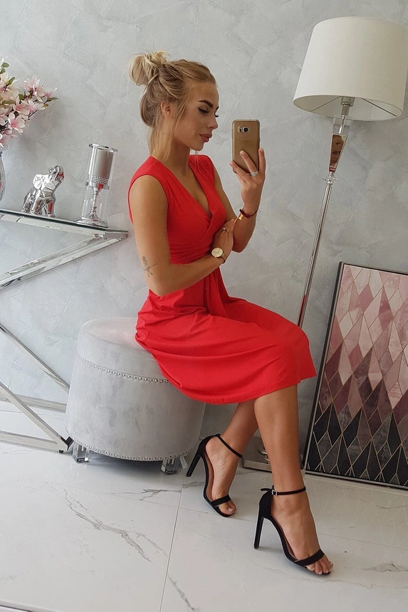 8288 Raudona suknelė