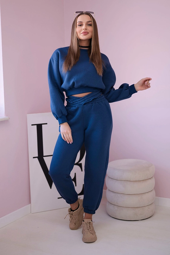 Insulated set with a short sweatshirt jeans