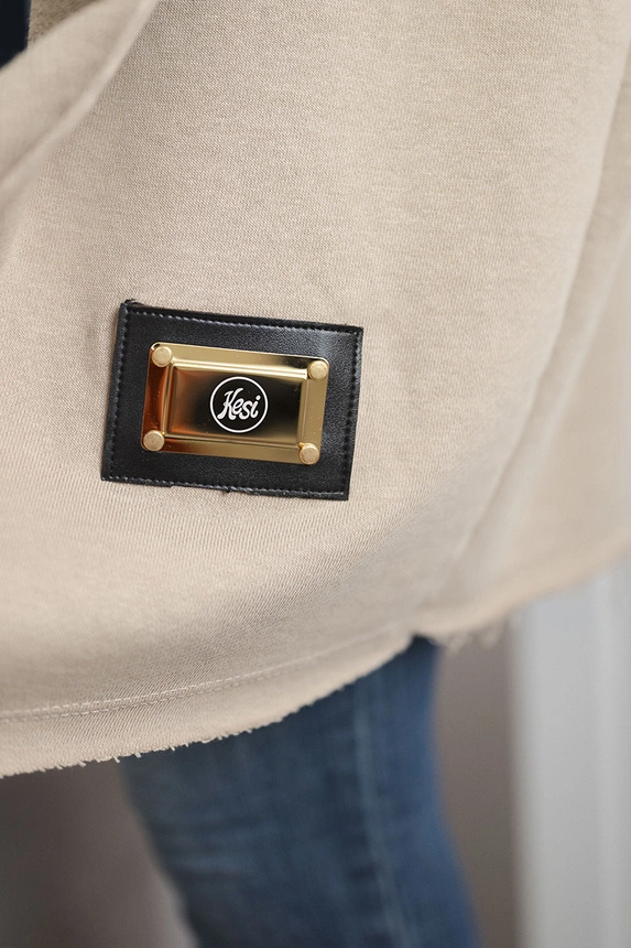 Kardigán s titulkami béžový