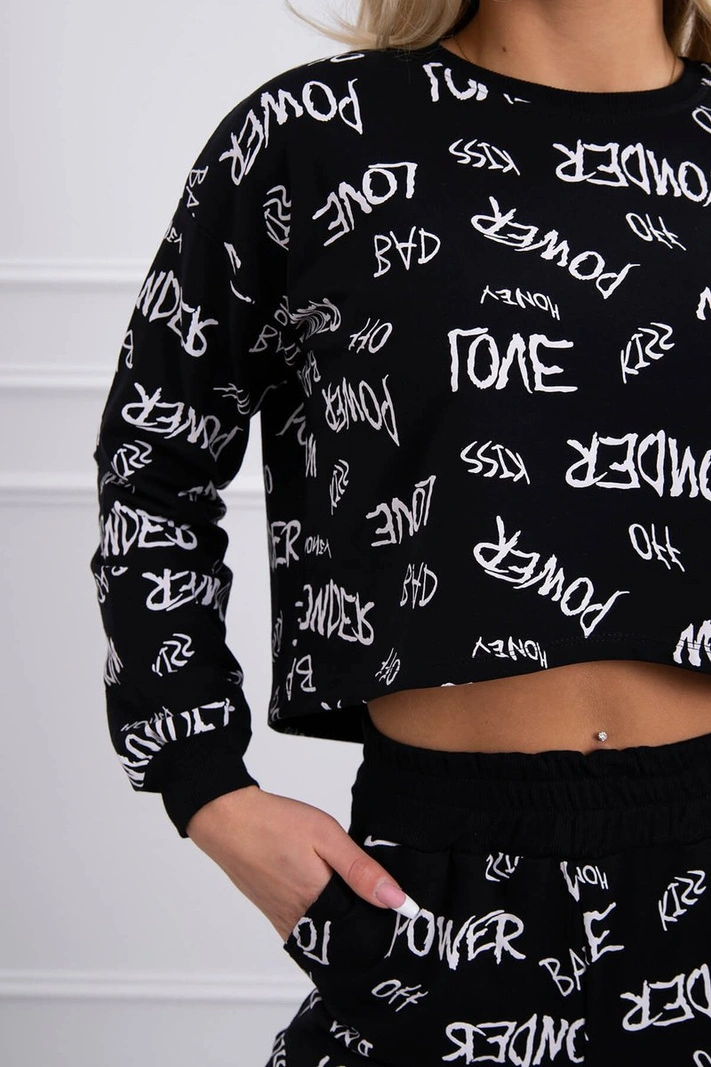 Sada s černými nápisy