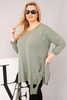 Moteriška medvilninė blusa Plus Size su asimetrišku apačiu ir iškirpėmis khaki