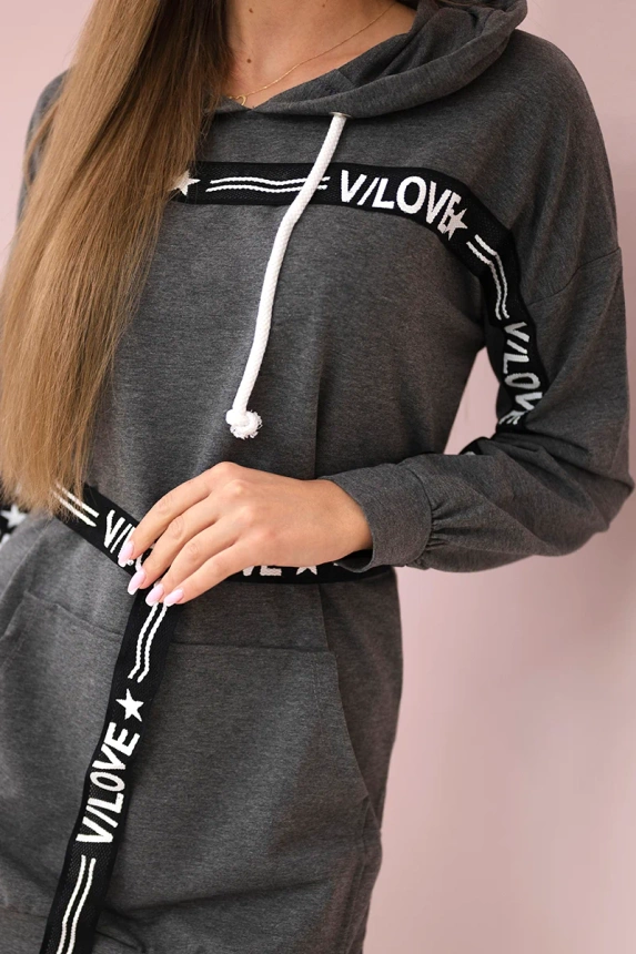 Kleid mit Statement-Band verschönert graphit