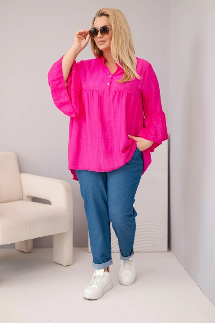 Moteriška viskozinė palaidinė Plus Size su volaninėmis rankovėmis ir V formos iškirpte fuksija