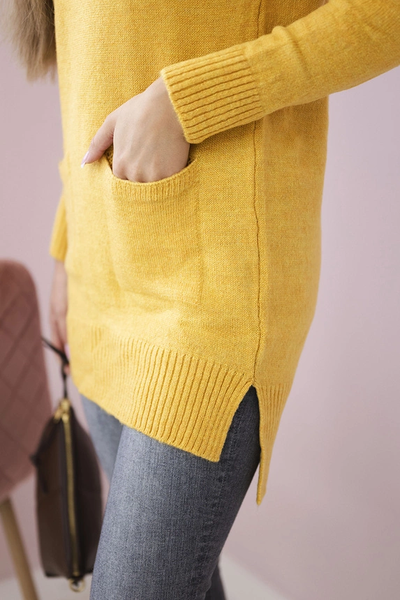 Sweater with stand-up collar mustard