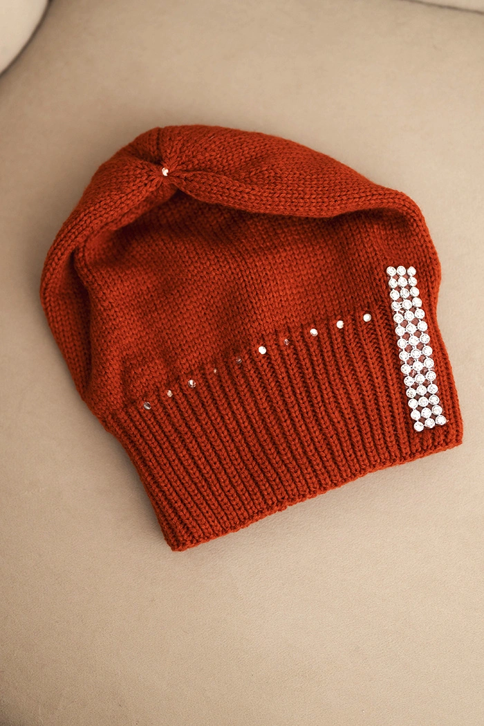 Damenwintermütze aus Wolle mit Zirkonia K453, ruda