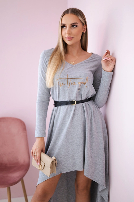 Kleid mit Ziergürtel und Aufschrift grau