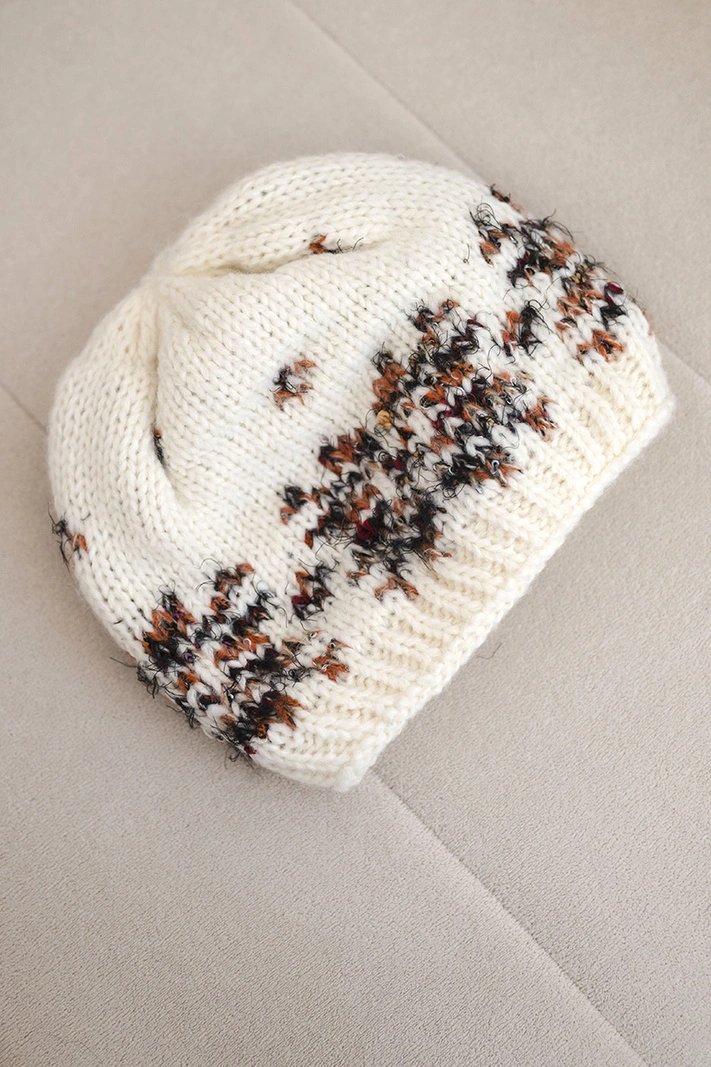 Women's winter hat with Norwegian pattern and thick weave K351 ecru+rust