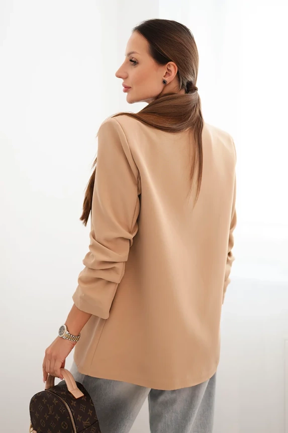 Elegantná sako s klopami camelová