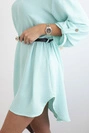Kleid mit längerem Rücken und Gürtel Helles Mint