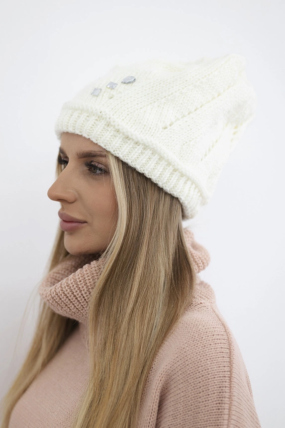 Women's cap Larisa K395 ecru