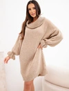 Langer Damenpullover mit Wollanteil und Rollkragen camel