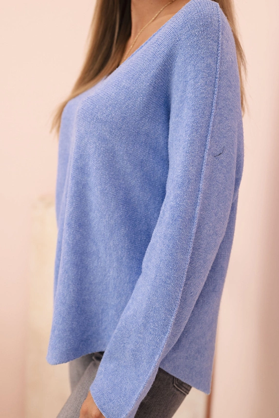Women's sweater with viscose and a V-neck light blue