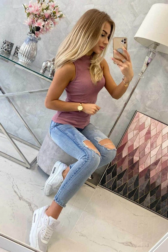 Sleeveless blouse dark pink