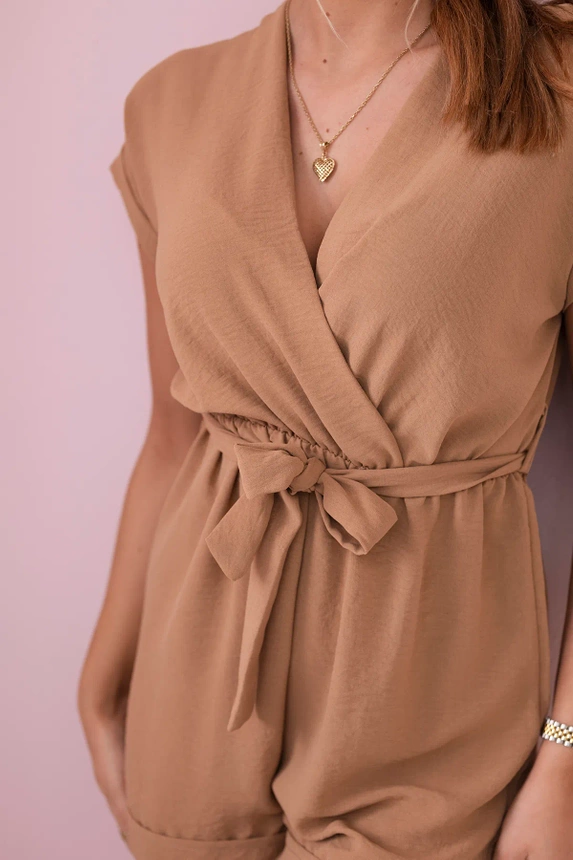 Short jumpsuit tied at the waist Camel