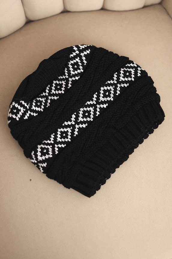 Women's winter hat with pattern and wool K425 black