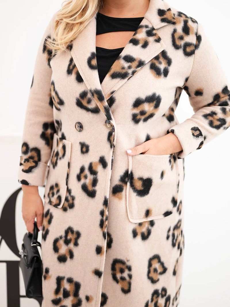 Płaszcz damski elegancki Plus Size w panterkę z klapami beżowy