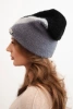 Women's ribbed cap made of modal and viscose with a decorative button ecru