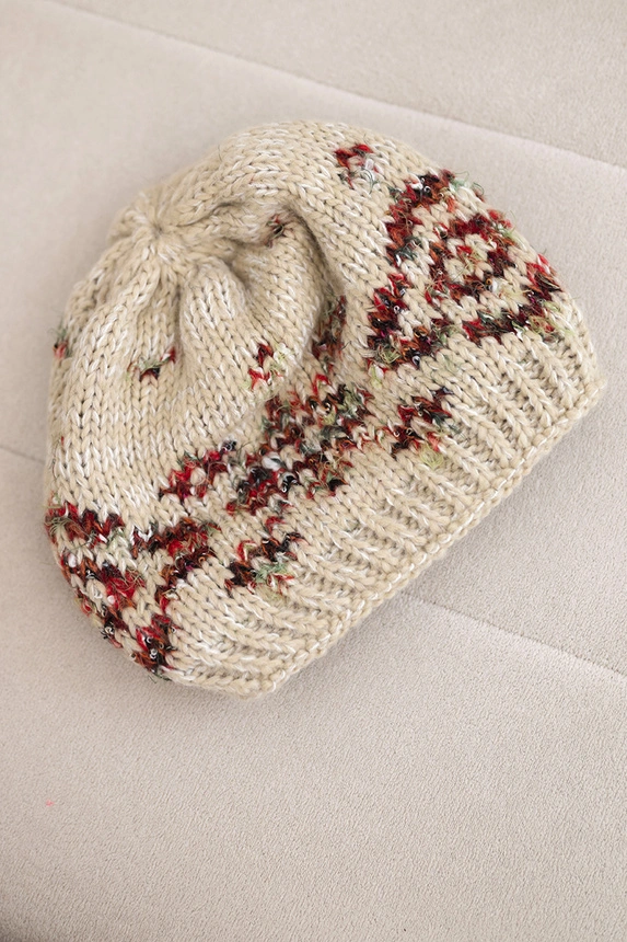 Women's wool winter hat with decorative crystals K399 black