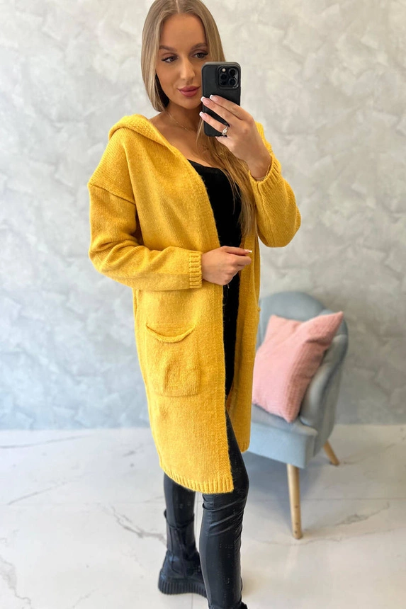 Plain sweater with a hood and pockets mustard