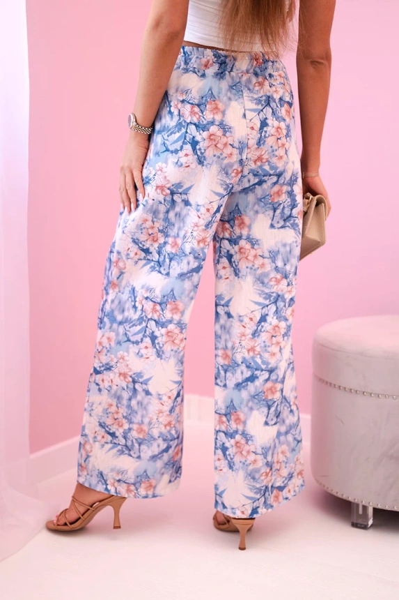 Damenhose mit weitem Bein und Blumenprint blau