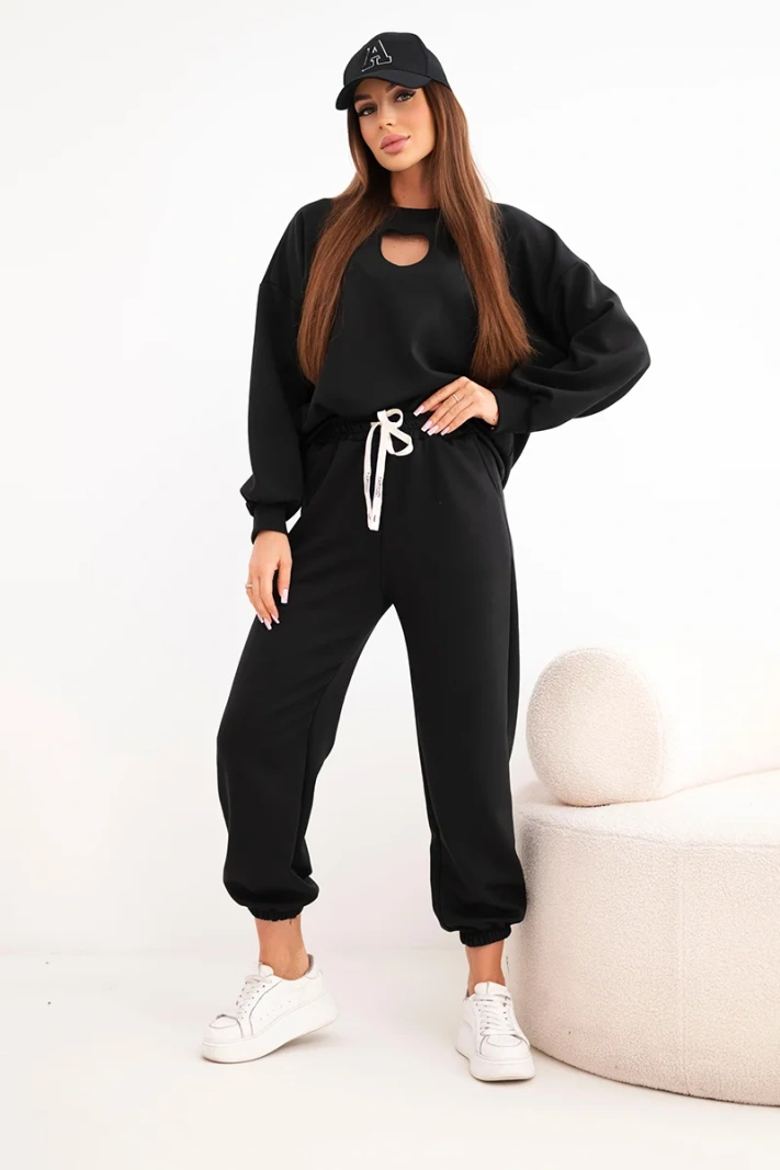 Women's set butter with a heart-shaped cutout black