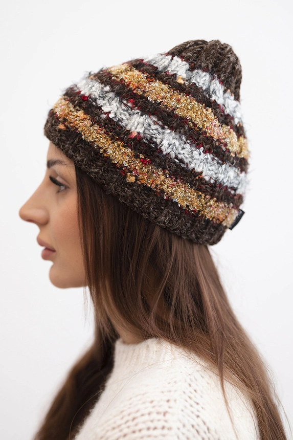 Women's wool winter hat with decorative crystals K399 black