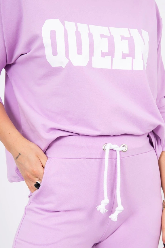 Set with Queen print purple