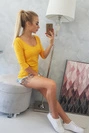 Senfgelbe Bluse mit Rundhalsausschnitt